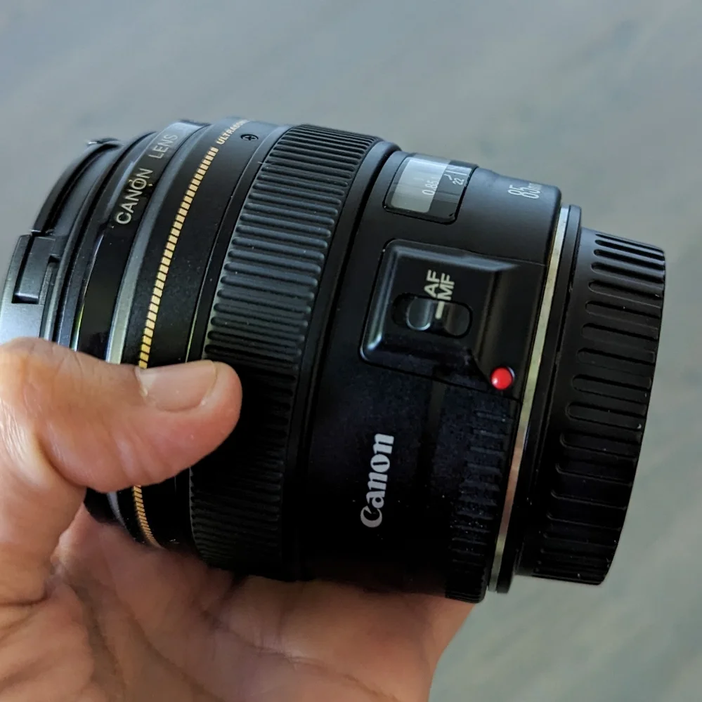 Canon EF 85mm f/1.8 USM Lens